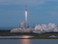 SpaceX phóng tên lửa mang theo… tinh trùng lên ISS
