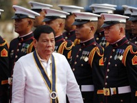 Philippines dọa chiến tranh nếu Bắc Kinh vượt ‘lằn ranh đỏ’
