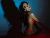Hở bạo, Tina Tình vẫn xin 