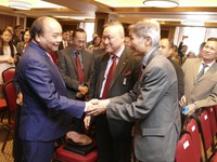 Thủ tướng gặp bà con người Việt ở Canada