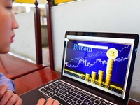 Trắng tay vì tiền ảo đa cấp Bitconnect, hoảng hốt với Bitcoin