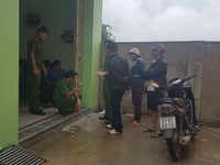 Một phụ nữ nuôi 6 con nhỏ bị 