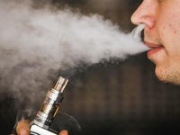 Tại sao thuốc lá điện tử nguy hiểm với giới trẻ?