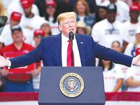 Thời Trump, kinh tế Mỹ bay lên như con phượng hoàng