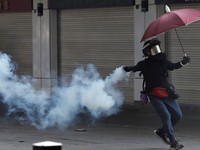 Hong Kong hỗn loạn vì biểu tình bất hợp pháp