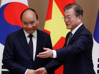 Tổng thống Hàn Quốc nhờ Việt Nam thúc đẩy hòa bình trên bán đảo Triều Tiên