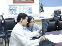 Mẹ ung thư dừng điều trị để sinh con chấp nhận khối u di căn lên não