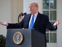 Quyết xây tường biên giới, ông Trump ban bố tình trạng khẩn cấp