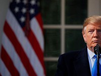 Ông Trump bị điều tra sau tuyên bố tình trạng khẩn cấp quốc gia