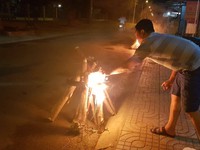 Đúng phút giao thừa, Quốc lộ 1 rực sáng