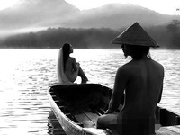 Đôi nam nữ chụp ảnh nude ở hồ Tuyền Lâm là bôi xấu Đà Lạt?