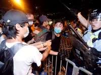 Biểu tình Hong Kong đã có đụng độ, báo Trung Quốc tố 
