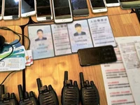 Tạm giữ 20 người Trung Quốc lừa đảo công nghệ, thu 26 máy tính bảng, 46 điện thoại