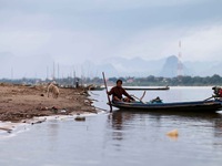 Rùng mình nhìn sông Mekong cạn nước