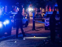Xả súng vào đám đông trên 100 người đang dự tiệc đường phố ở Chicago