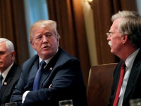 Đuổi xong "diều hâu", ông Trump đòi gặp tổng thống Iran ngay trên đất Mỹ