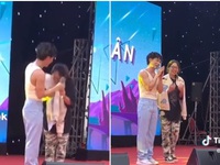 Trúc Nhân được khen ngợi khi cởi áo tặng fan