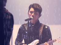 Grey D ra mắt MV ‘Dự báo thời tiết hôm nay mưa