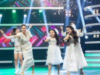 Xuất hiện... 3 Hòa Minzy quẩy cực sung ở 