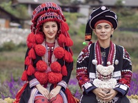 Phan Hiển: ‘Người ta yêu lâu thì xa, tụi mình yêu càng lâu càng dính
