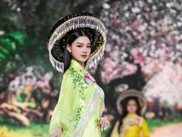Trượt top 5 Hoa hậu Việt Nam, Bé Quyên cười tươi chào khán giả