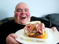 Người đàn ông béo nhất nước Anh kiện bệnh viện vì bắt giảm cân