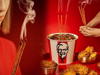KFC Thái tung quảng cáo "vị ngon trên từng nén nhang"