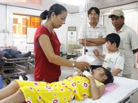 Bé 7 tuổi lọt xuống giếng đã xuất viện