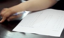 Đề thi toán học kỳ 2 sai, học sinh lo mất điểm oan Đề thi toán học kỳ 2 sai, học sinh lo mất điểm oan
