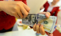 Giá USD lại lội ngược dòng Giá USD lại lội ngược dòng