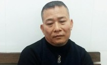 Khởi tố nghi phạm ném phân bò vào nhà nữ phóng viên