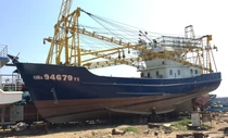 Doanh nghiệp nói ngư dân ngang ngược không nhận tàu vỏ thép 16,5 tỉ Doanh nghiệp nói ngư dân ngang ngược không nhận tàu vỏ thép 16,5 tỉ
