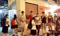 Vì đâu con phải gặm bánh mì, ăn tạm xôi cho kịp học thêm? Vì đâu con phải gặm bánh mì, ăn tạm xôi cho kịp học thêm?