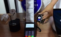 Giao dịch qua Samsung Pay chạm mốc 350 tỉ sau 6 tháng Giao dịch qua Samsung Pay chạm mốc 350 tỉ sau 6 tháng