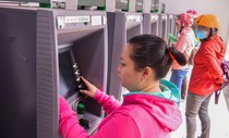 Thu phí hạ tầng ATM, ngân hàng lớn muốn, ngân hàng nhỏ lắc đầu Thu phí hạ tầng ATM, ngân hàng lớn muốn, ngân hàng nhỏ lắc đầu