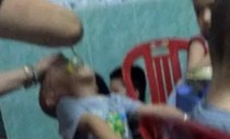 Khi nào trẻ Việt mới thoát 'cực hình' bị ép ăn? Khi nào trẻ Việt mới thoát 'cực hình' bị ép ăn?