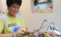Cậu học trò lớp 9 'lượm rác' về nhà để sáng chế Cậu học trò lớp 9 'lượm rác' về nhà để sáng chế