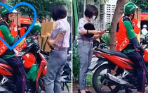 Cảm động cảnh mưu sinh của tài xế công nghệ, vừa chở khách vừa chăm con nhỏ