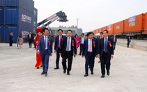 Đầu tư thêm đầu máy, toa xe cho liên vận quốc tế