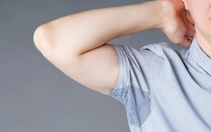 Tại sao nhiều người có mùi cơ thể hôi, nhiều người khác lại không?
