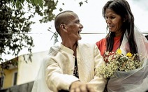 Bộ ảnh cưới của vợ chồng nhặt ve chai gây sốt mạng xã hội