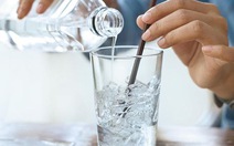 7 tác hại khó lường khi uống nước đá nhiều trong ngày nắng nóng