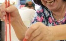 Cụ bà 67 tuổi ở Singapore ăn 10 tô mì trước giờ giới nghiêm