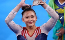 Cô gái H'Mông giành HCV Olympic tiếp tục đi vào lịch sử nước Mỹ
