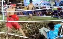 2 võ sĩ boxing bịt mắt đánh trọng tài lên bờ xuống ruộng