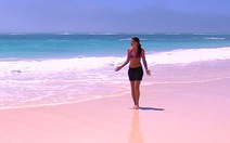 7 nơi ‘biển xanh, nắng vàng’ nhưng... cát hồng, cát đỏ, cát cam