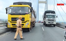 Một tài xế xe tải nhảy cầu Mỹ Thuận mất tích