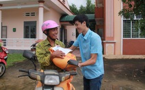 Tuổi Trẻ đưa hàng cứu trợ đến vùng lũ Bình Sơn - Quảng Ngãi