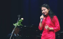 Giang Trang: thám hiểm ca từ nửa tối để gạn những bóng nắng...