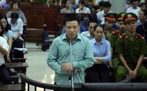 Hà Văn Thắm cùng khóc với nhân viên tại tòa